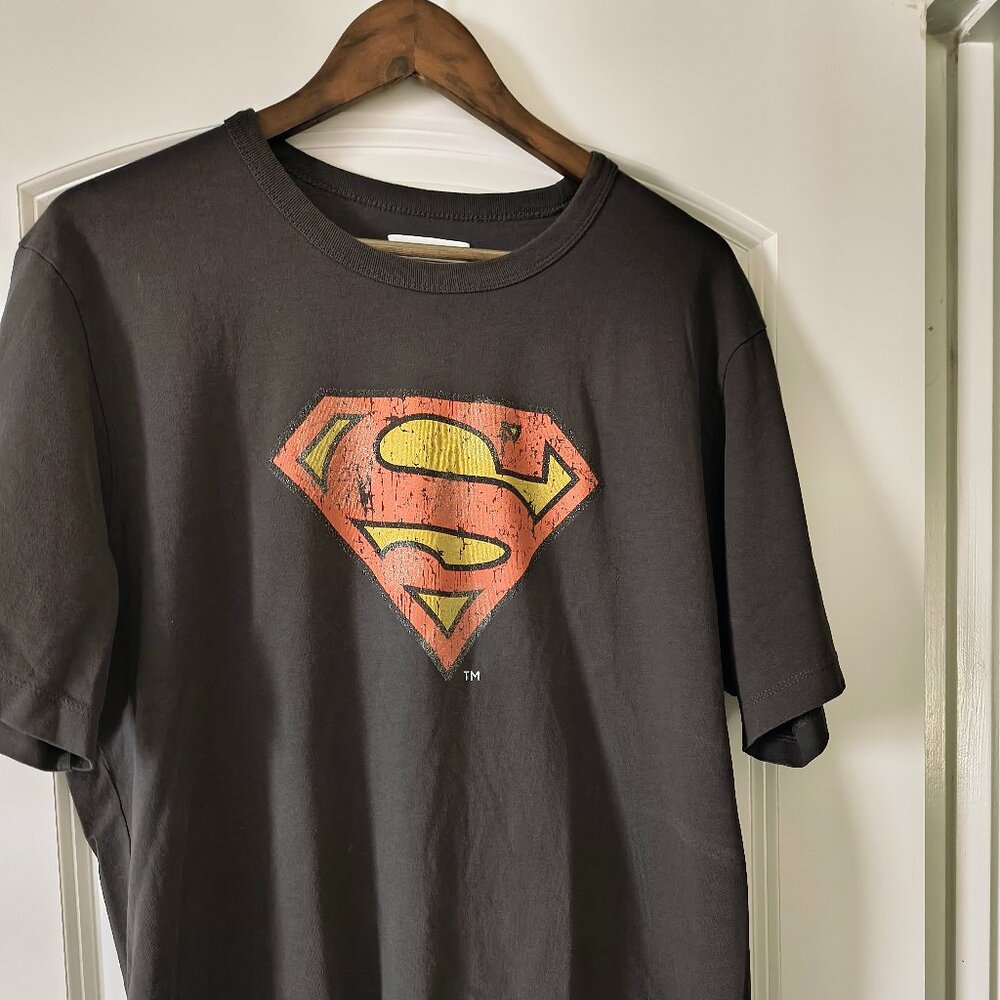 🦸‍♂️ Coach x Superman Graphic T-Shirt – Charcoal Gray – Size XXL